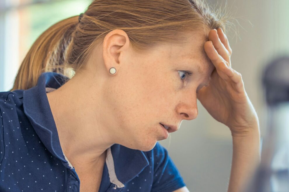 pexels-alexander-dummer-37646-133021 expat mental health support